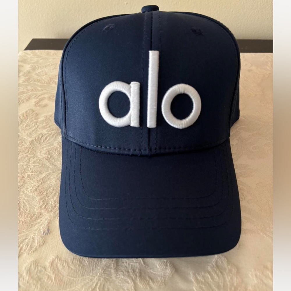 New  Hat Unisex
New Yoga Hat Adjustable Bassball
Yoga Cap with Classic Logo
